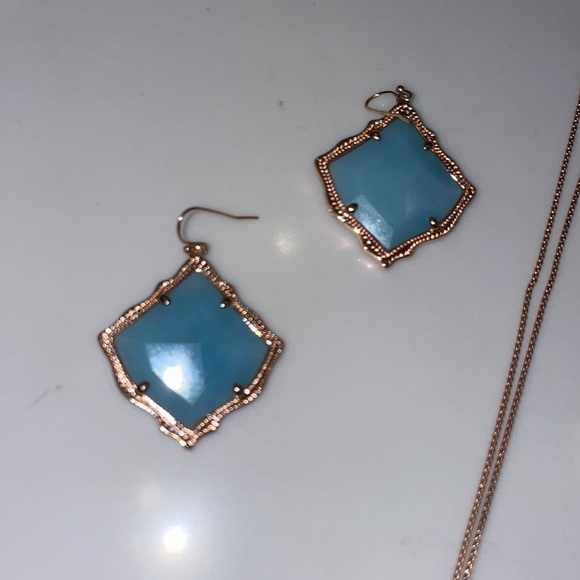 Kendra Scott necklace and earrings set - Picture 2 of 4